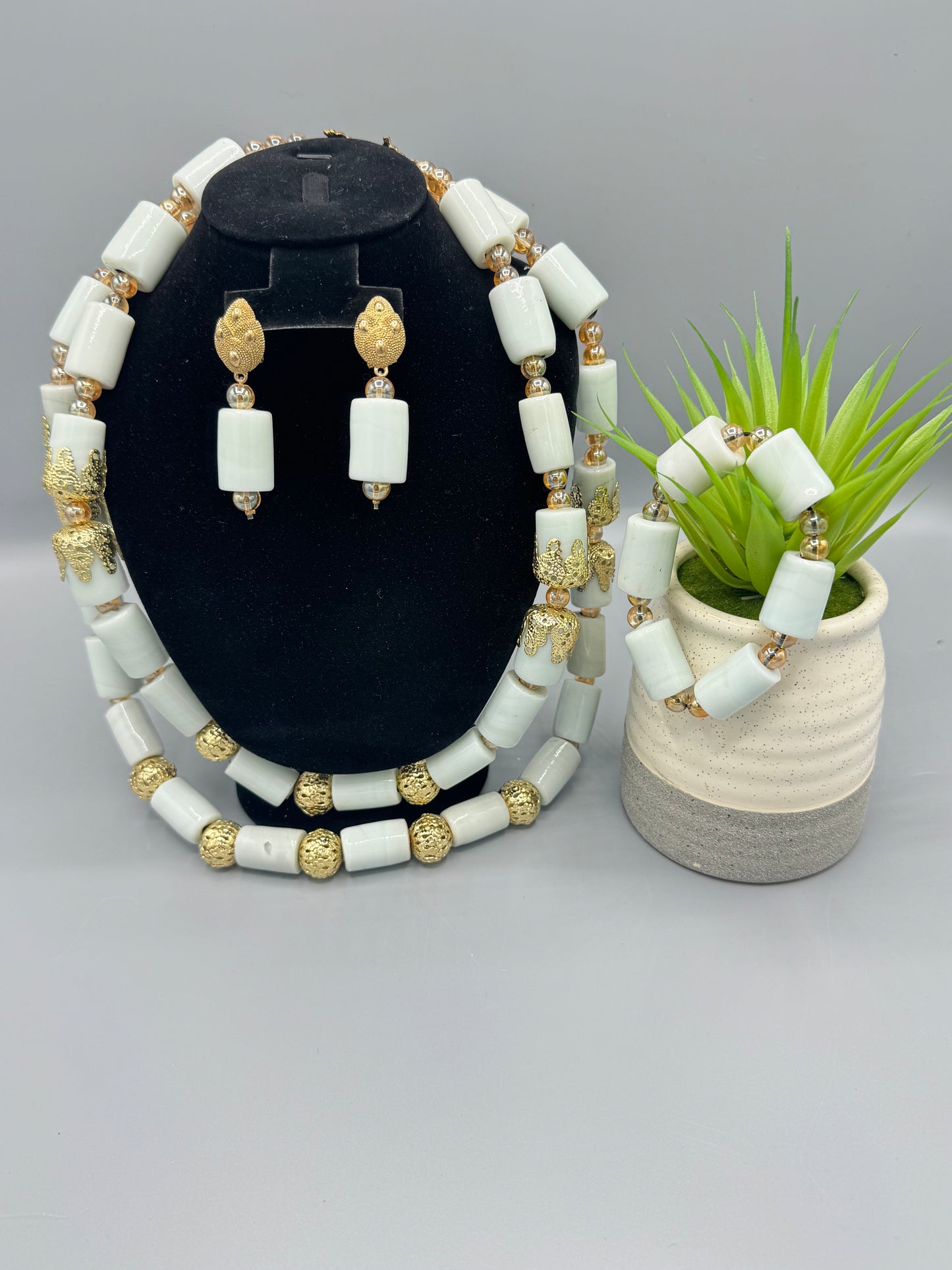 White/Gold Royal Drift Beaded Set