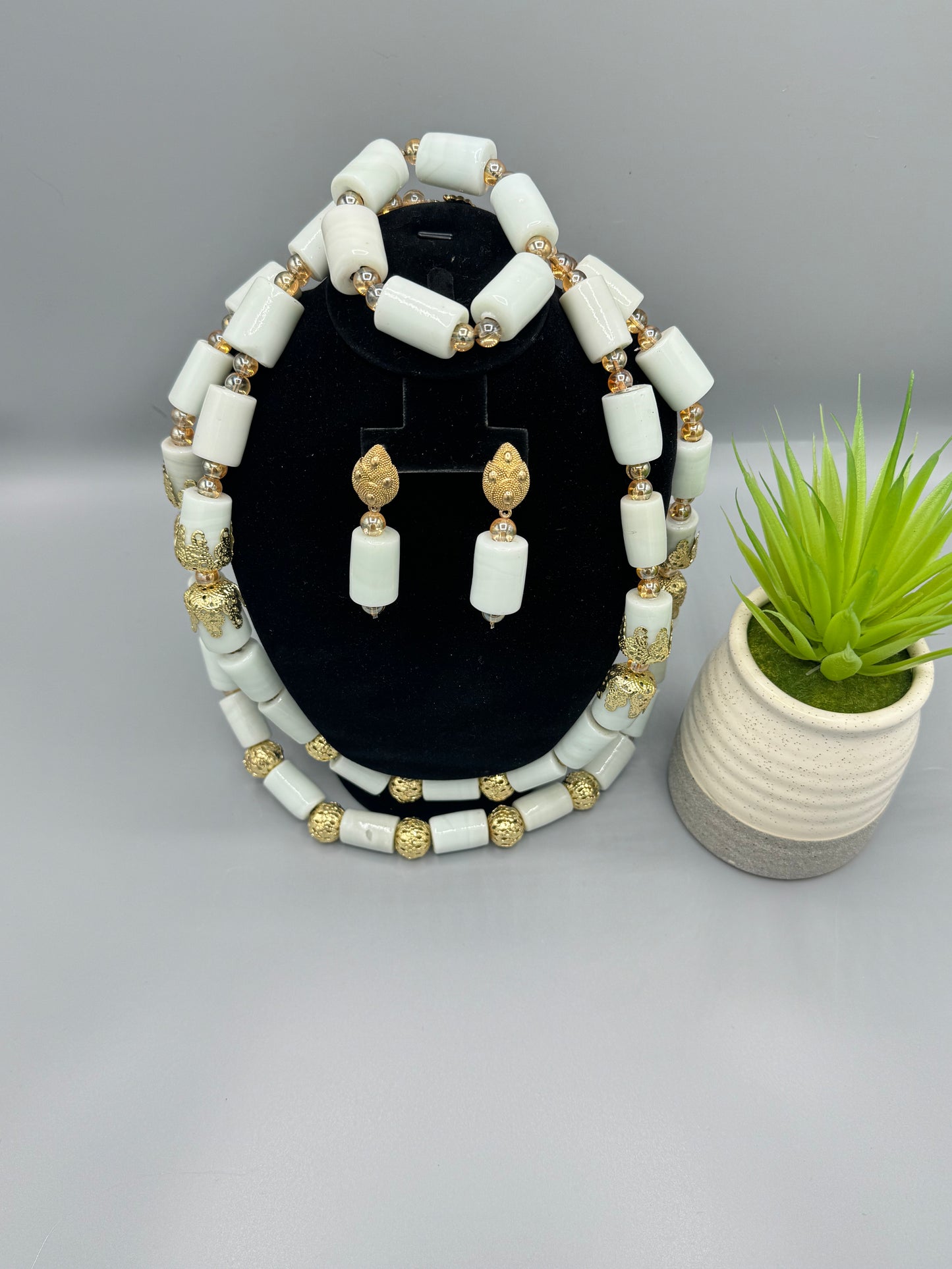 White/Gold Royal Drift Beaded Set