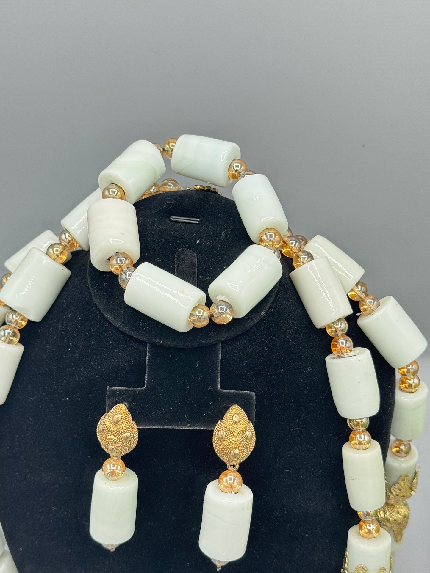 White/Gold Royal Drift Beaded Set