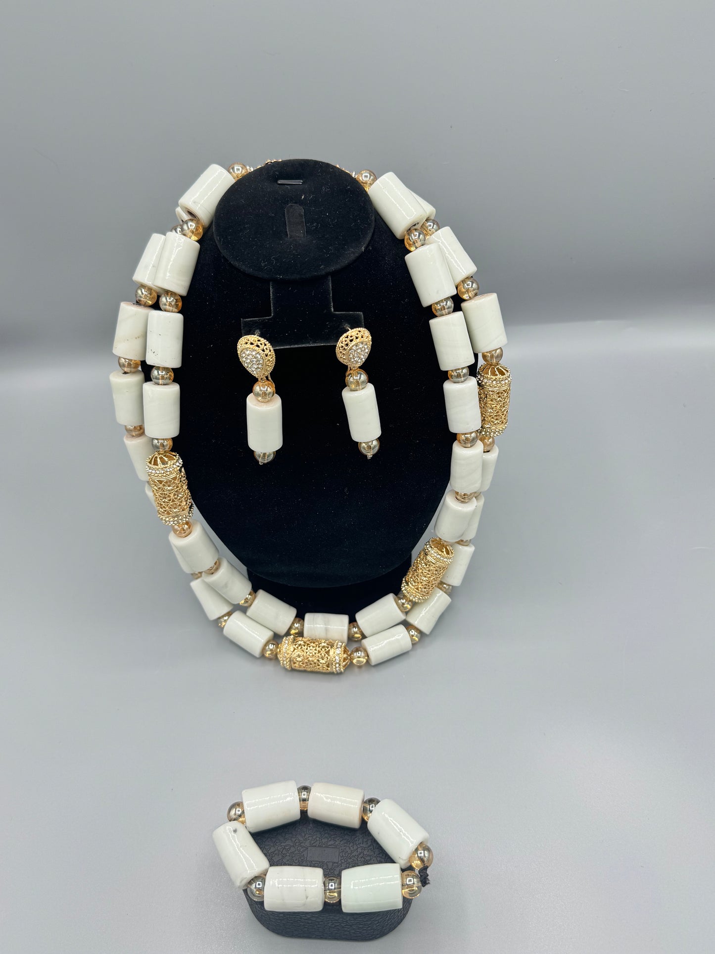 White/Gold Royal Drift Beaded Set