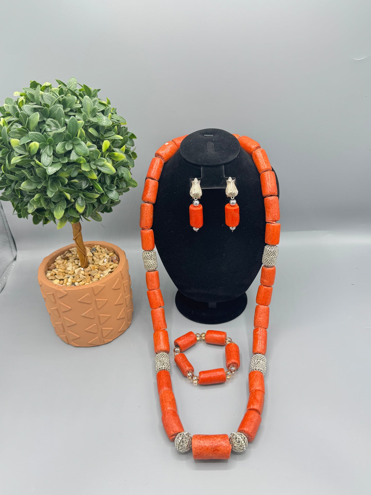 Twin Throne Collection